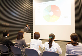 症例検討会（カンファレンス）を開催